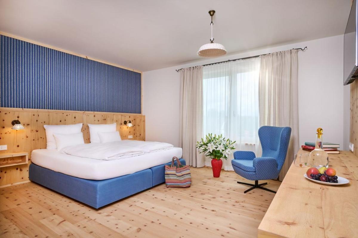 Hotel Der Einrichter 施特劳宾 外观 照片