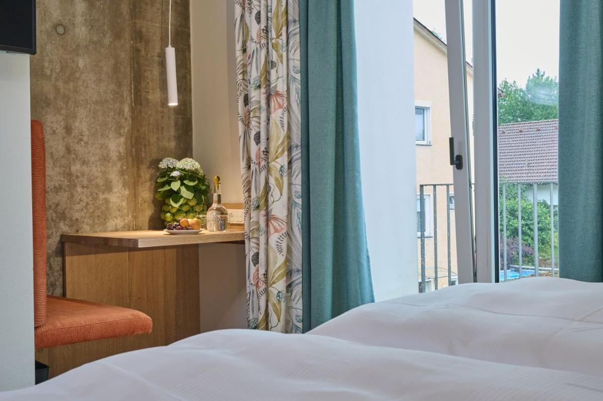 Hotel Der Einrichter 施特劳宾 外观 照片